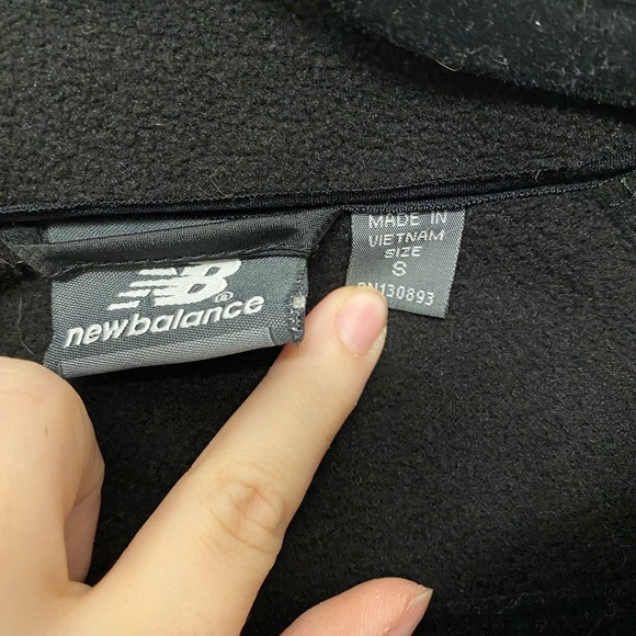 New balance jacket - Picture 2 of 3
